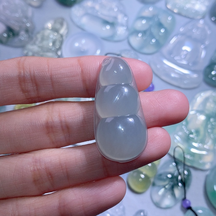 翡翠颈饰未镶嵌豆