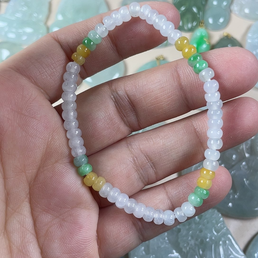 翡翠颈饰未镶嵌多宝手串