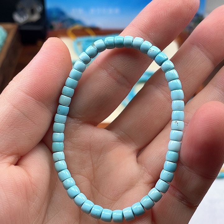 绿松石颈饰未镶嵌