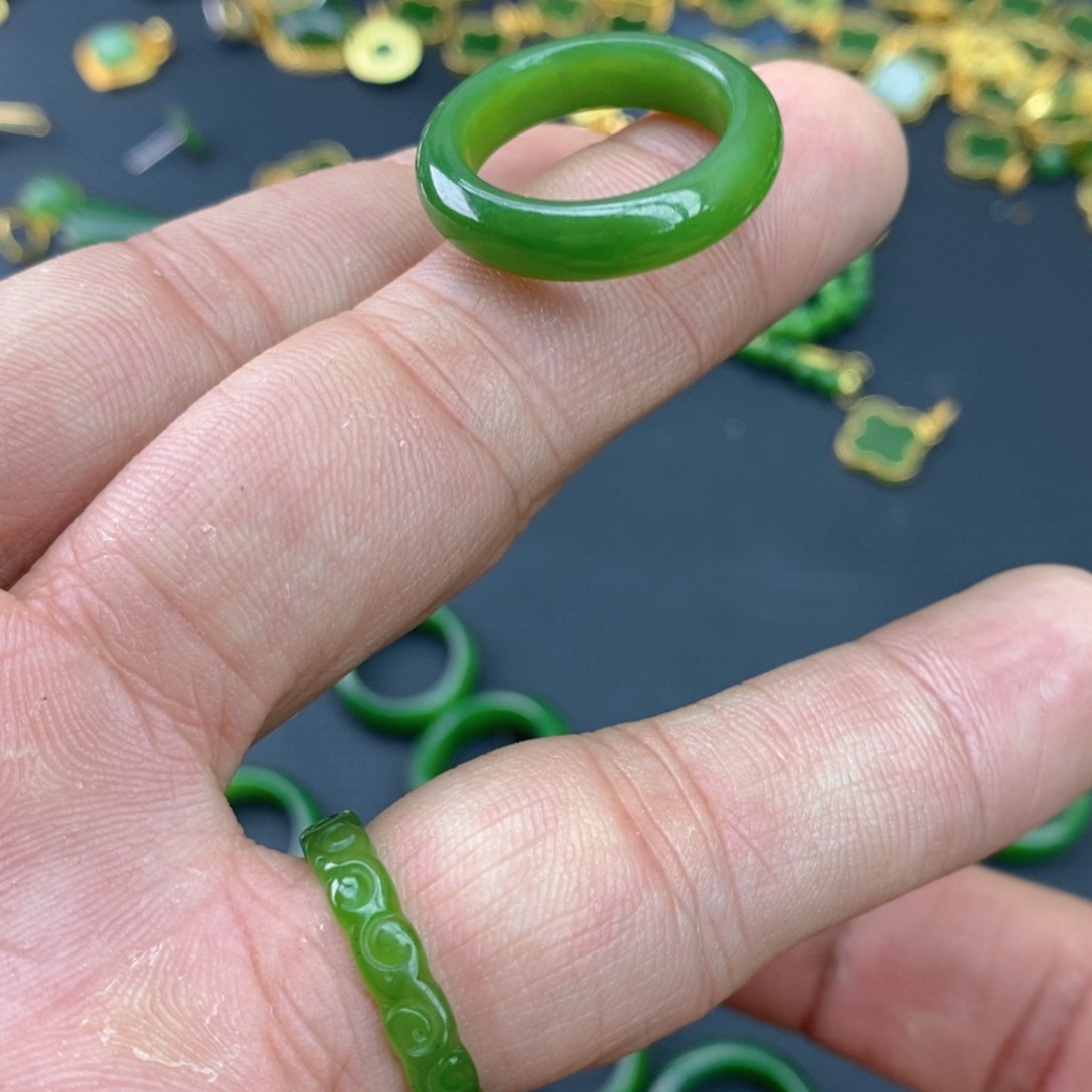 和田玉（碧玉）颈饰未镶嵌萍**逢