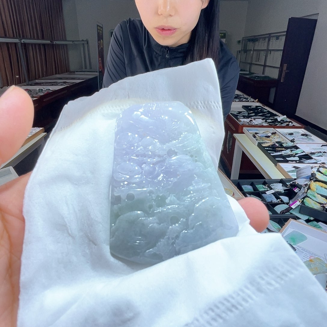 翡翠未镶嵌颈饰一