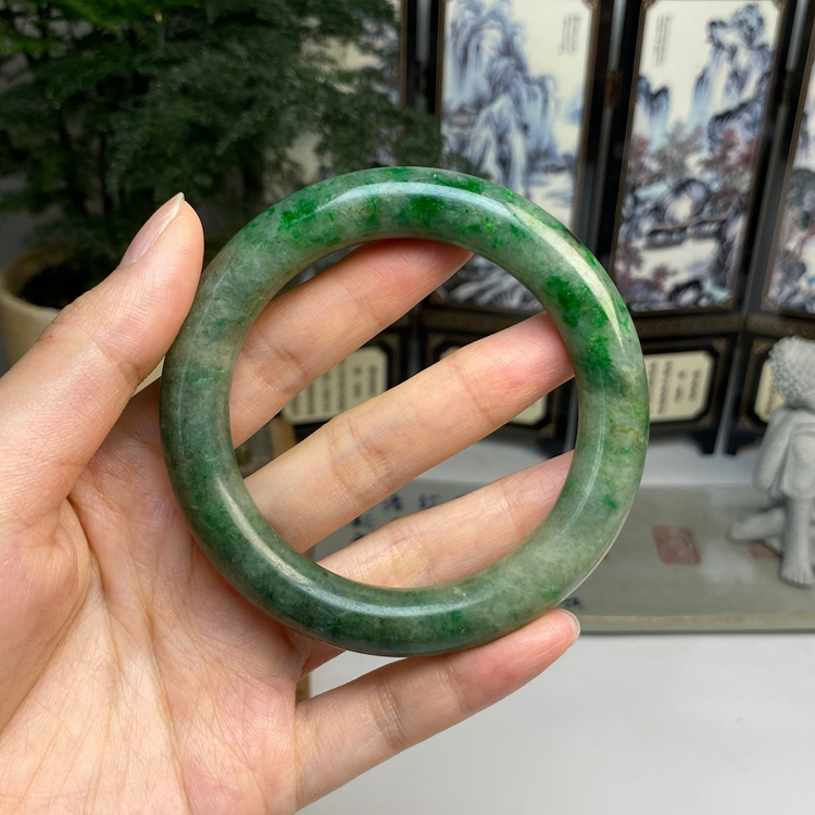 57.6老料飘绿辣色复古圆条手镯 天然翡翠A货手镯