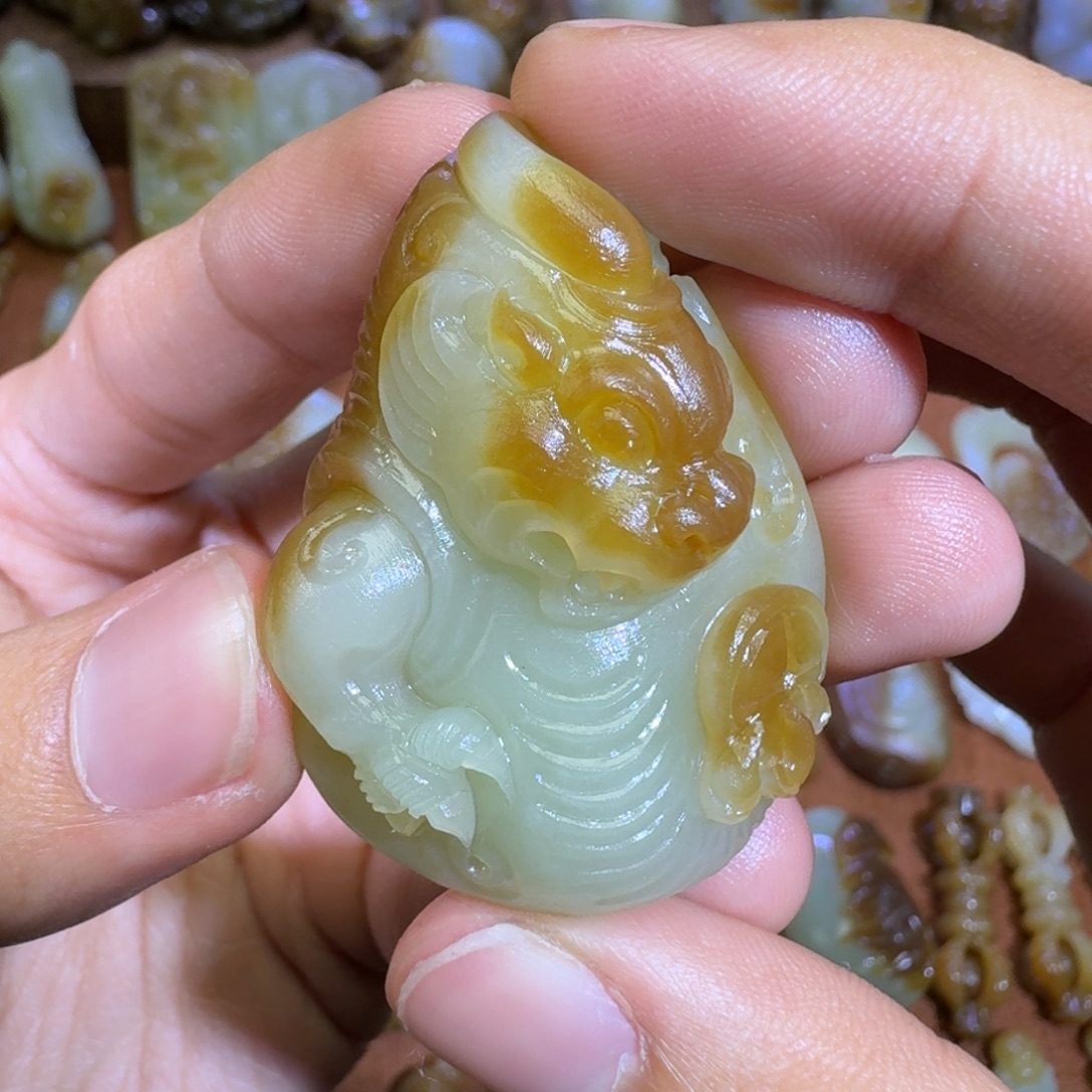 和田玉未镶嵌颈饰
