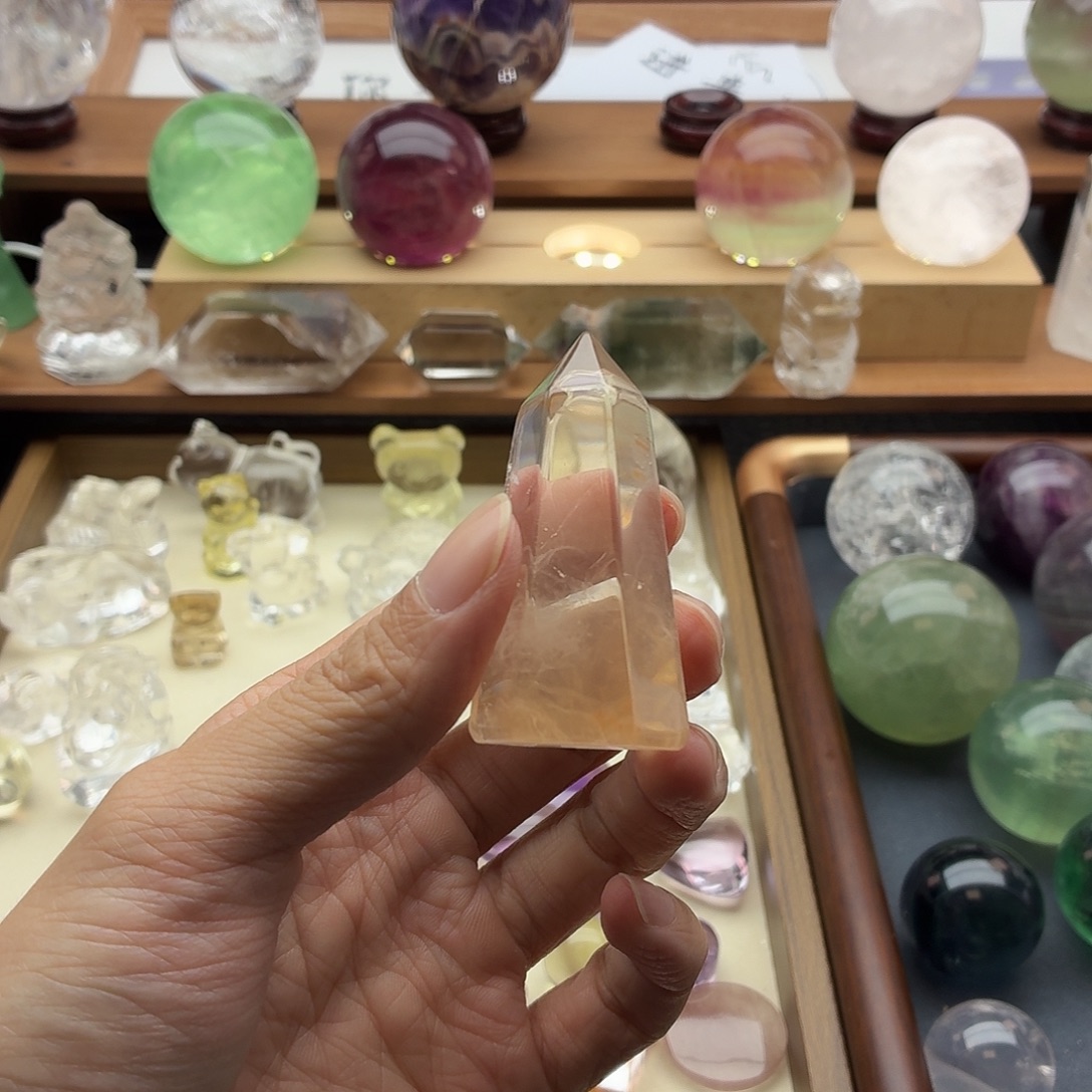 飛***…水晶珠宝半成品未镶嵌