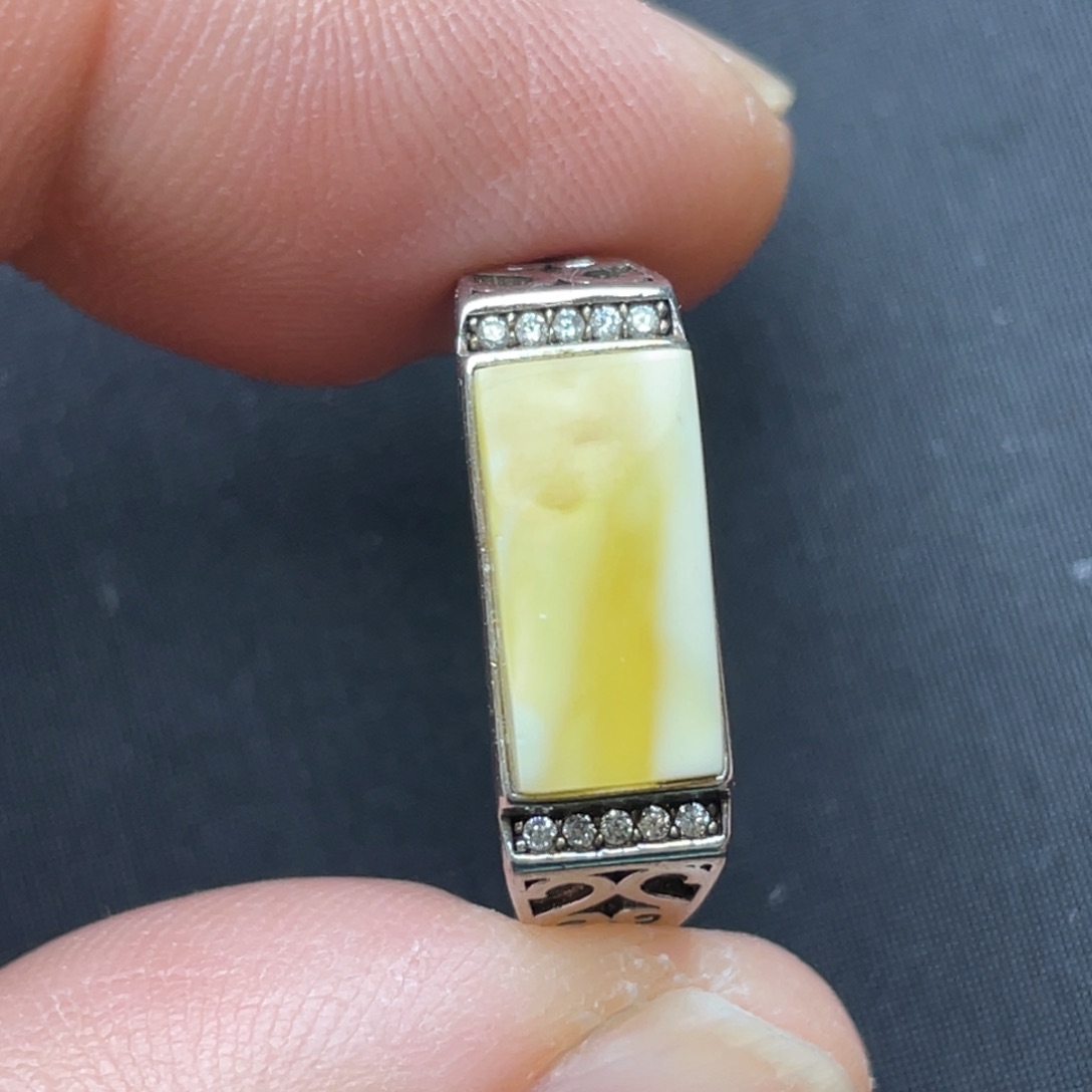 蜜蜡颈饰银S925镶嵌蜜蜡戒指