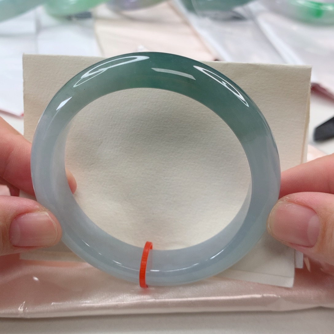 翡翠手镯未镶嵌56.6圈口