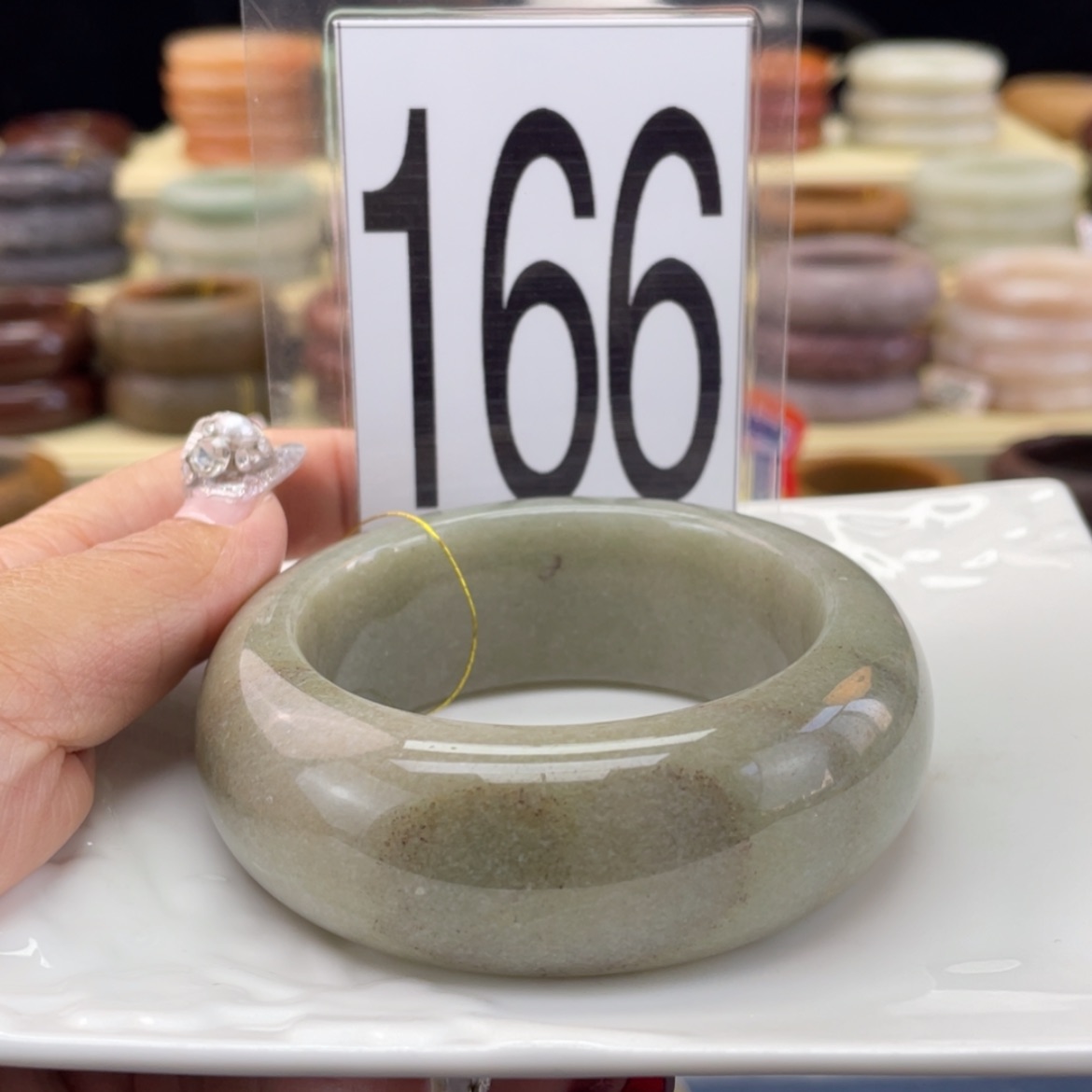 【闪购商品】石英质玉手镯未镶嵌