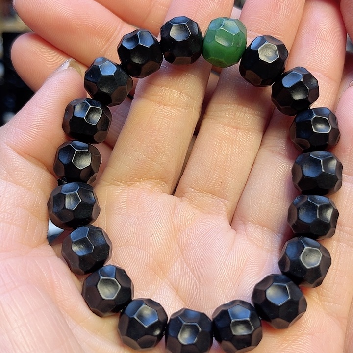 和田玉手链未镶嵌啦12无相珠宝级