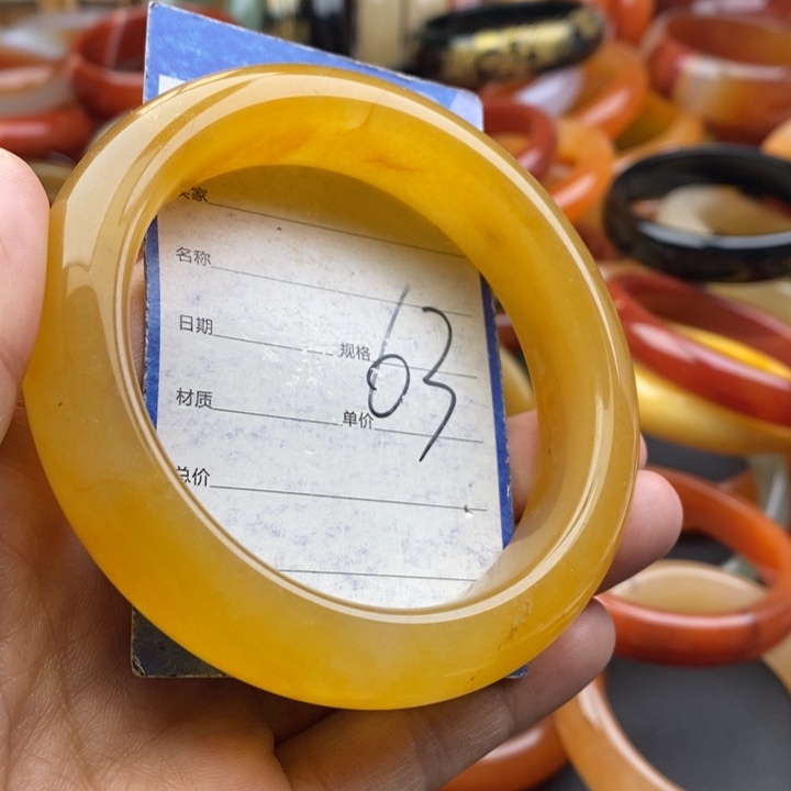 未镶嵌手镯石英质玉