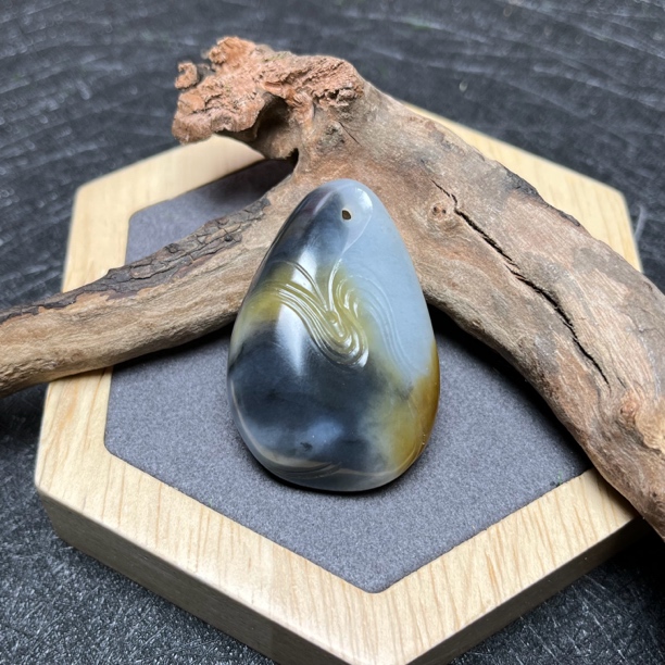 天然和田玉楼兰三色挂坠吊坠男士女士 简约时尚设计大方百搭个性