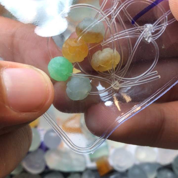 定制翡翠未镶嵌挂件