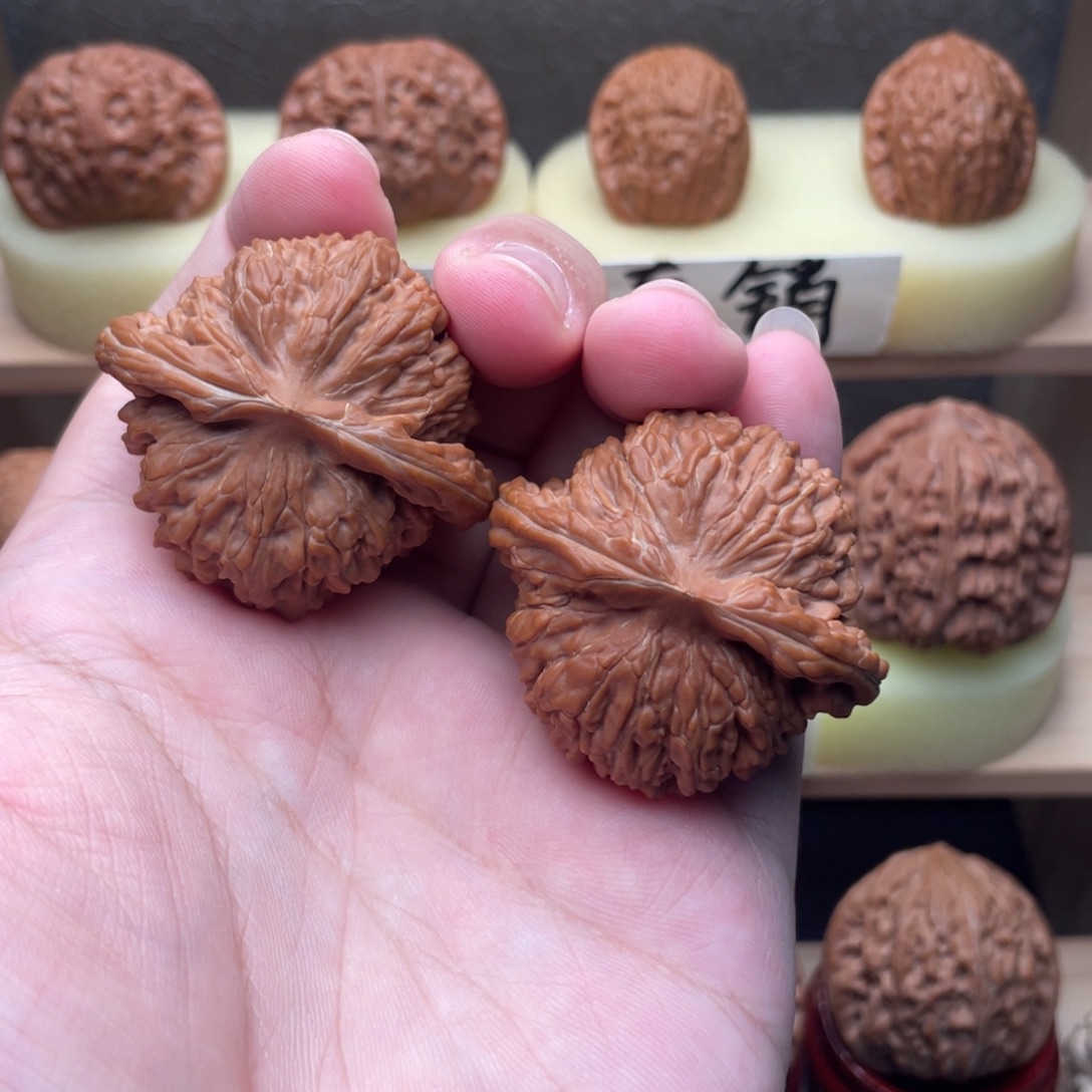 不***爷文玩核桃吊坠全品汉高楼交友价