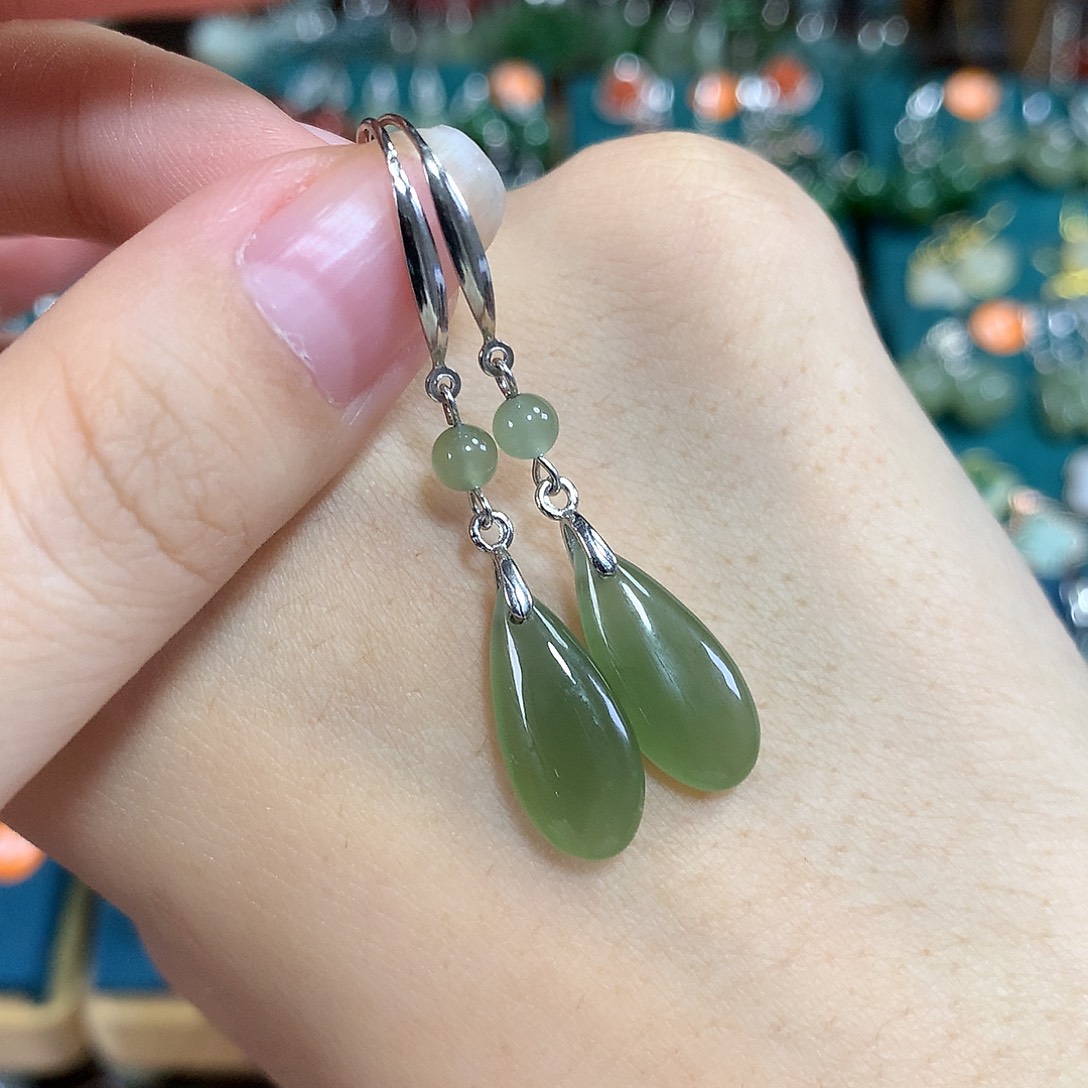 和田玉银S925镶嵌耳饰水滴卡18左右