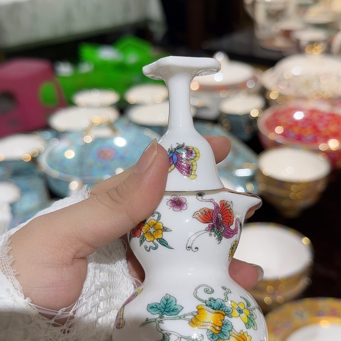 用***2骨瓷珐琅彩工艺制作