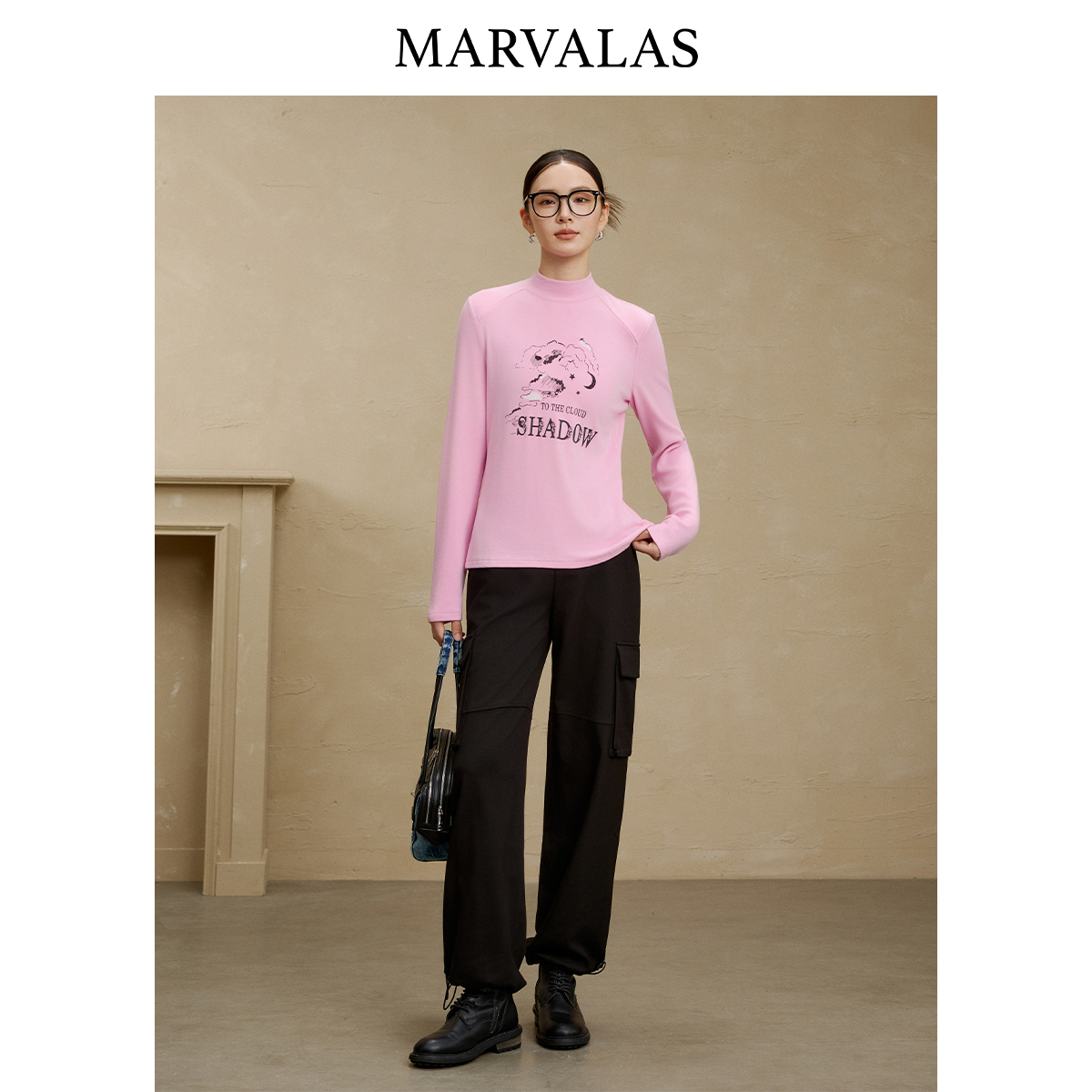 曼德诗半高领印花设计T恤冬季修身长袖打底衫小上衣女