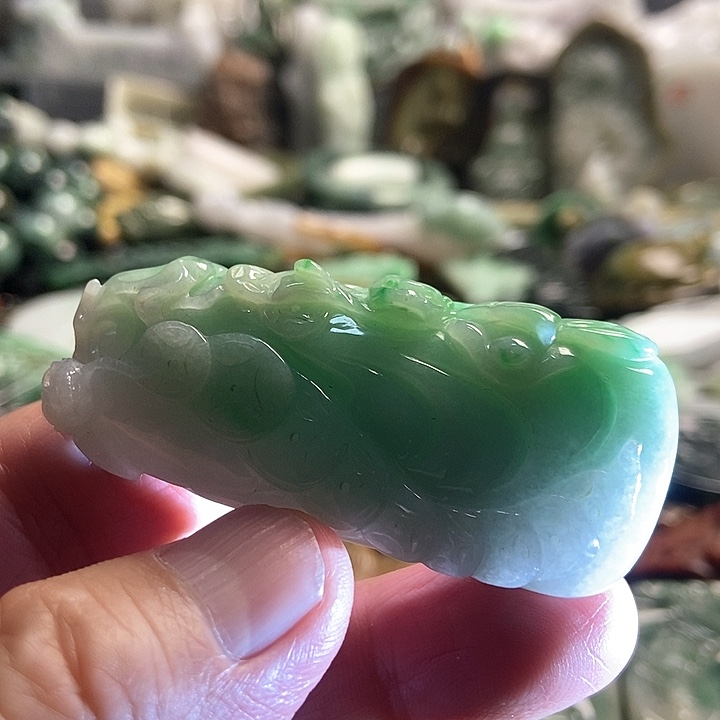 翡翠吊坠(不含链)未镶嵌两**米