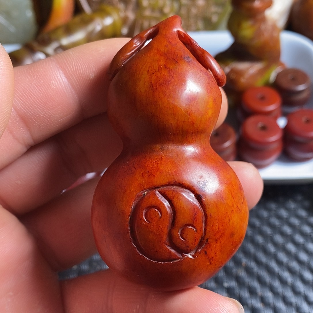 蛇纹石玉合金颈饰