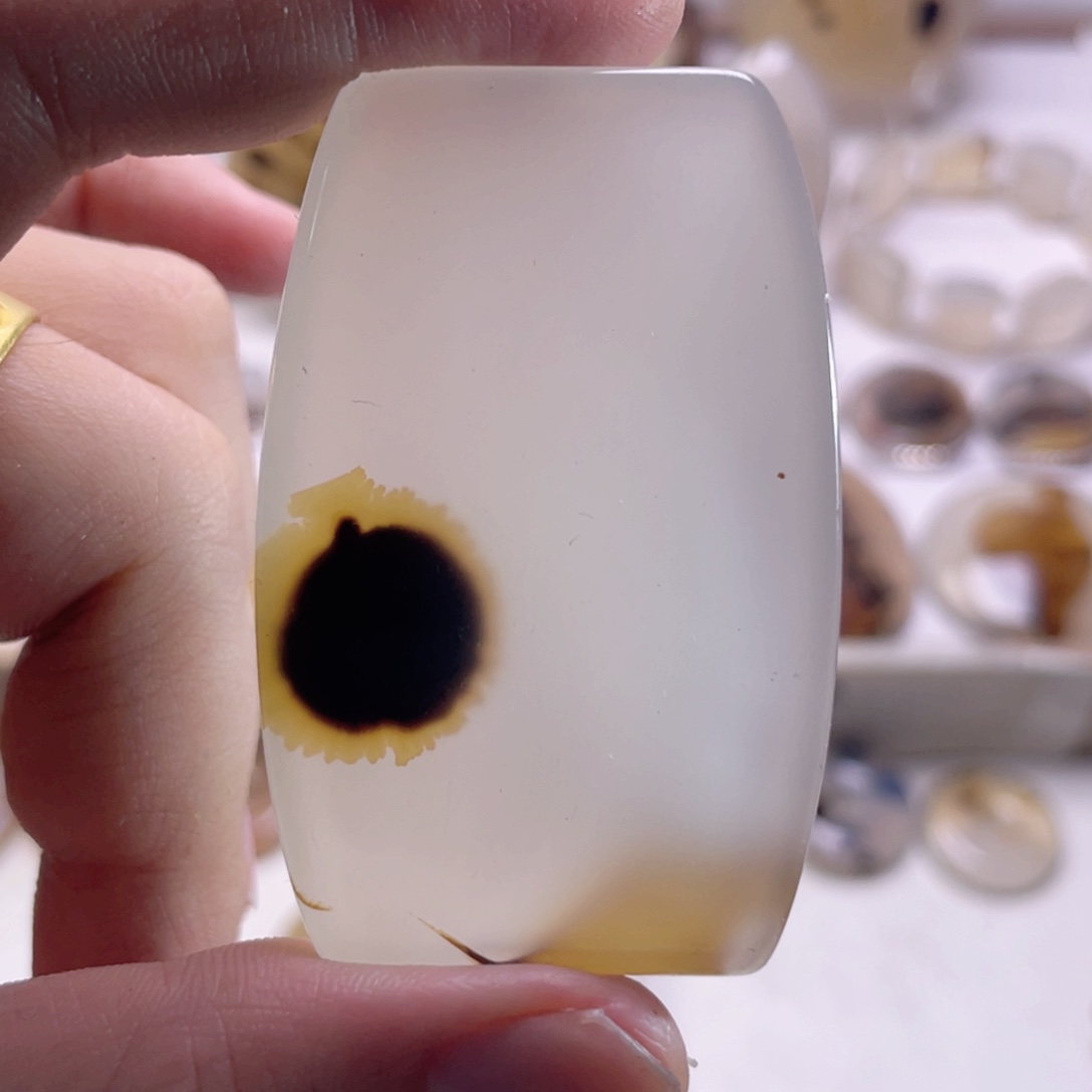 玛瑙/玉髓未镶嵌珠宝奇石