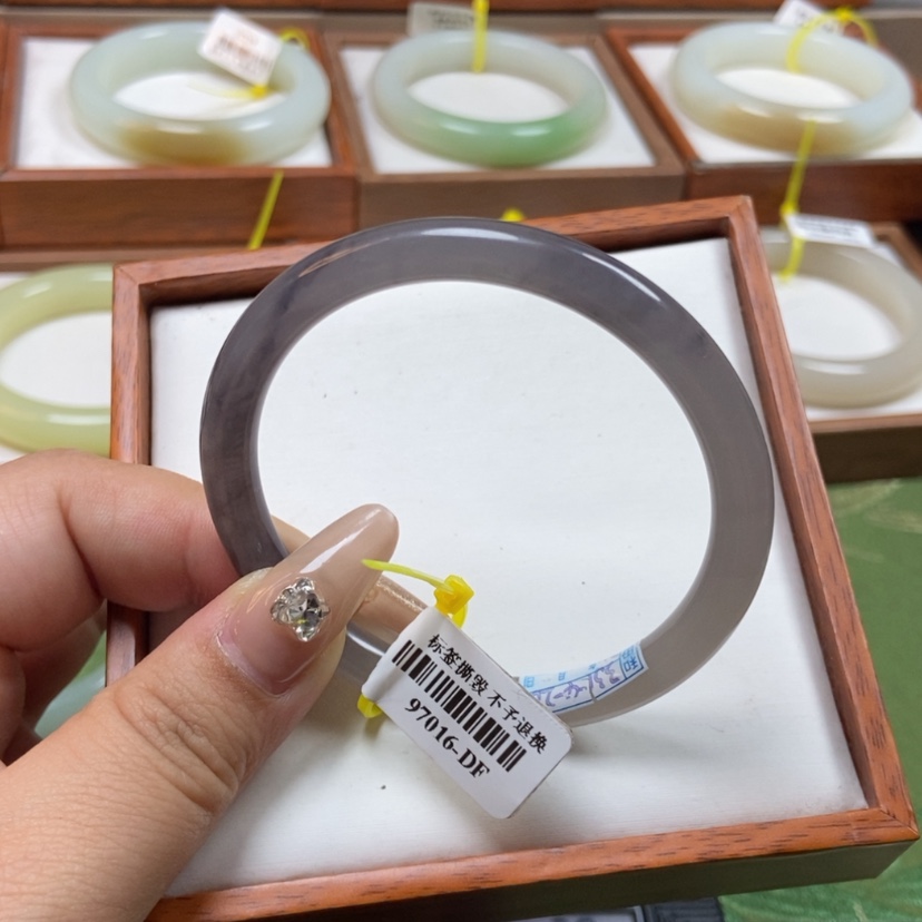 【闪购商品】和田玉手镯未镶嵌56.6