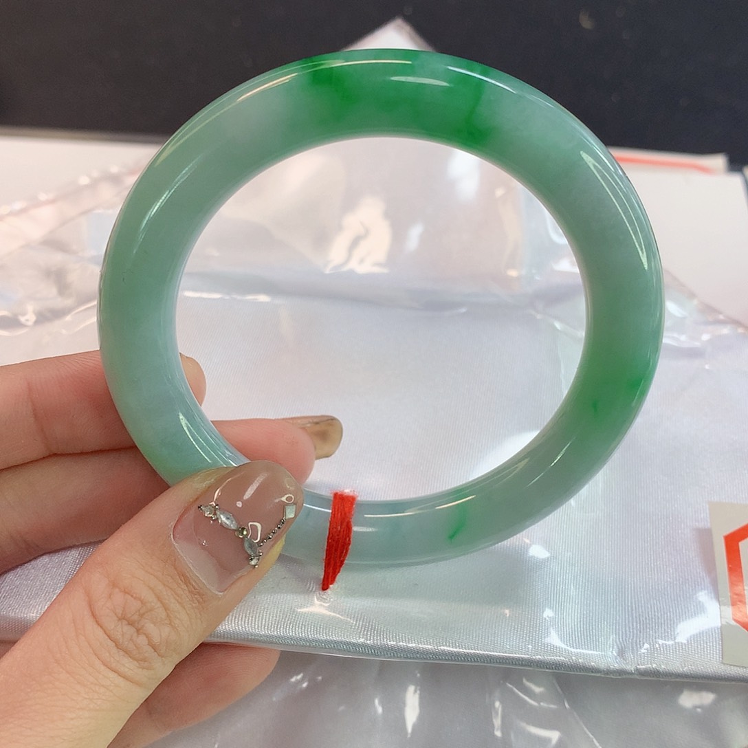 翡翠手镯未镶嵌暖**照天然翡翠A货214