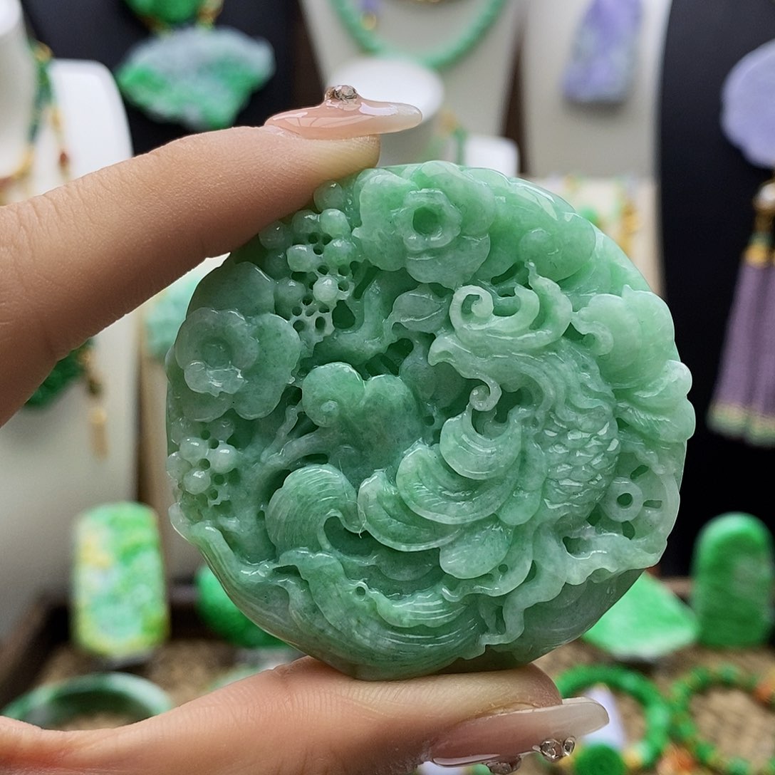 翡翠颈饰未镶嵌天然