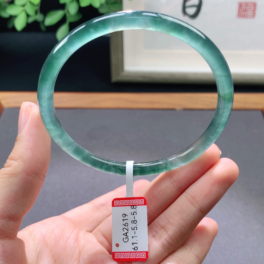 翡翠手镯未镶嵌天然翡翠手镯