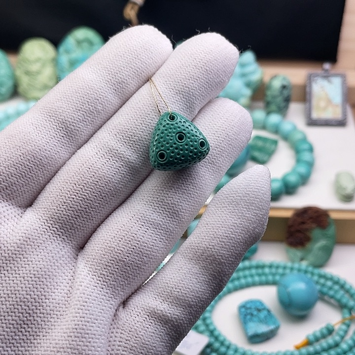 绿松石配饰未镶嵌