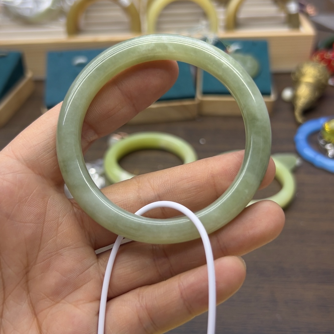 和田玉未镶嵌手镯56.5圈围1143