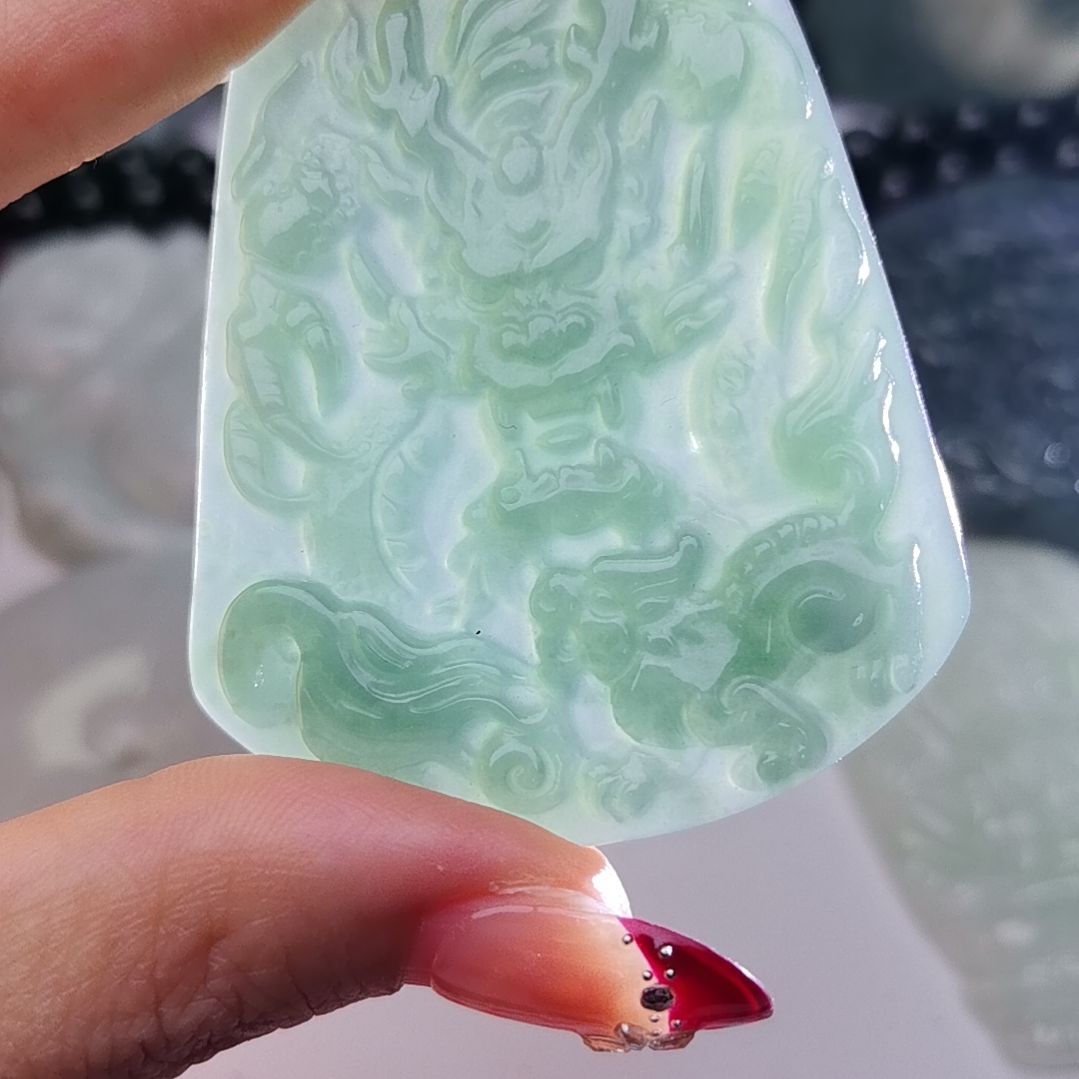 翡翠颈饰未镶嵌天然的A货翡翠多样性发货