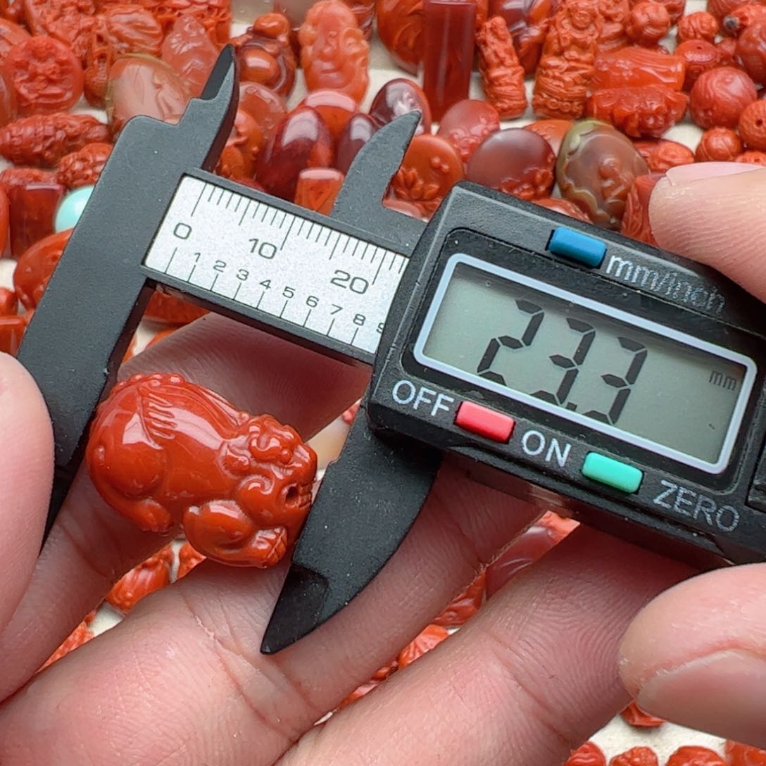 南红玛瑙配饰未镶嵌