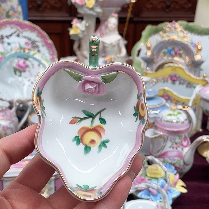 瓷片摆件，摆件摆件，。。。。。。摆件。摆件