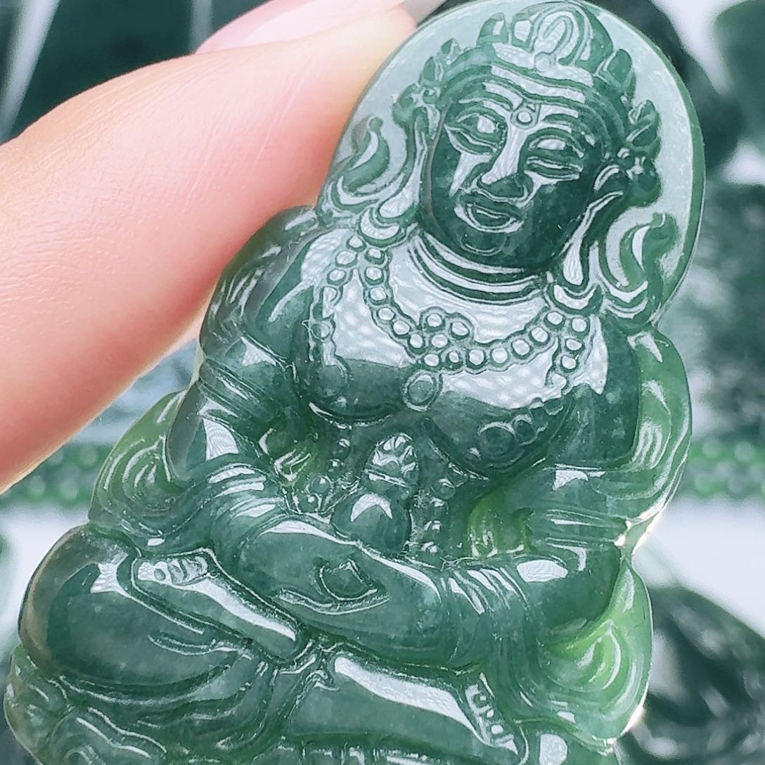 翡翠未镶嵌颈饰天然的A货翡翠多样性发其一 