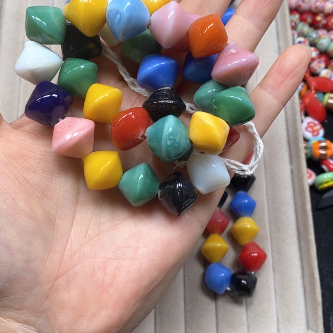 琉璃非金属琉璃珠串