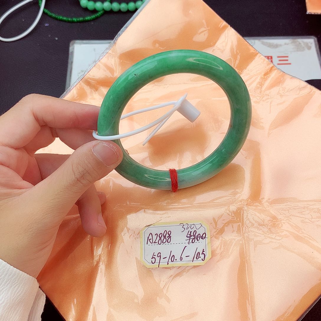 翡翠未镶嵌手镯翡翠