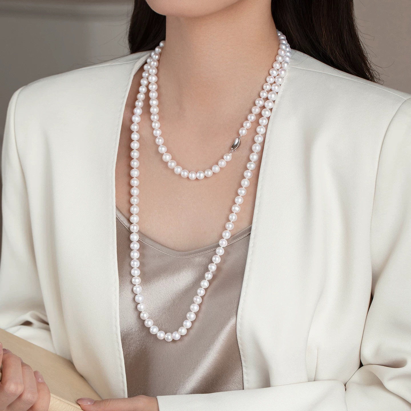 白色长款毛衣新款链2025双层叠戴，高贵奢华珍珠珍珠项链满串项链