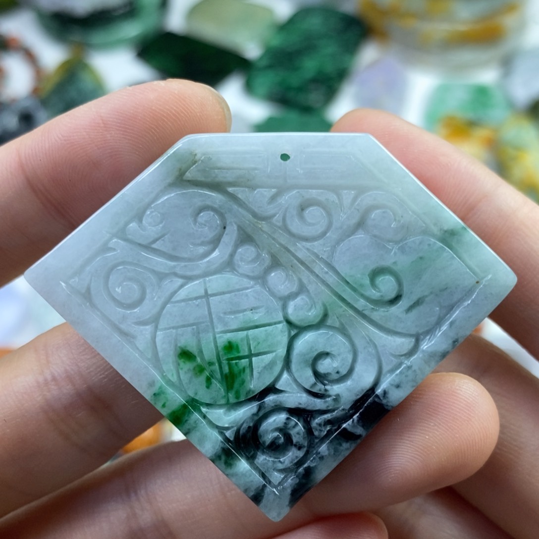 翡翠未镶嵌颈饰吊坠