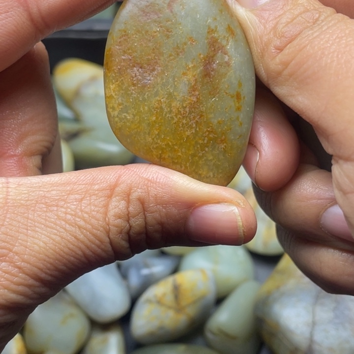 和田玉未镶嵌珠宝半成品