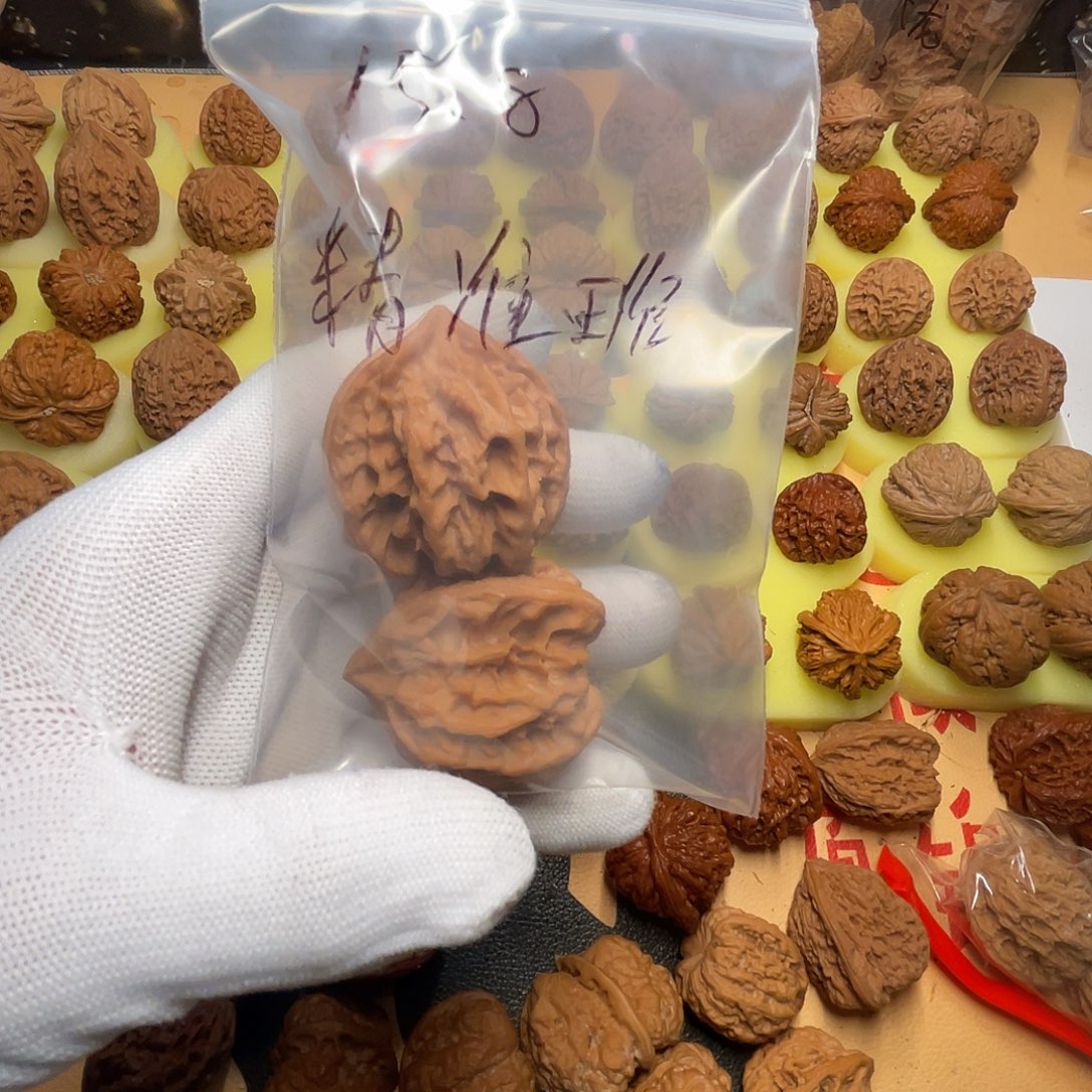 精***）文玩核桃吊坠曹大龙