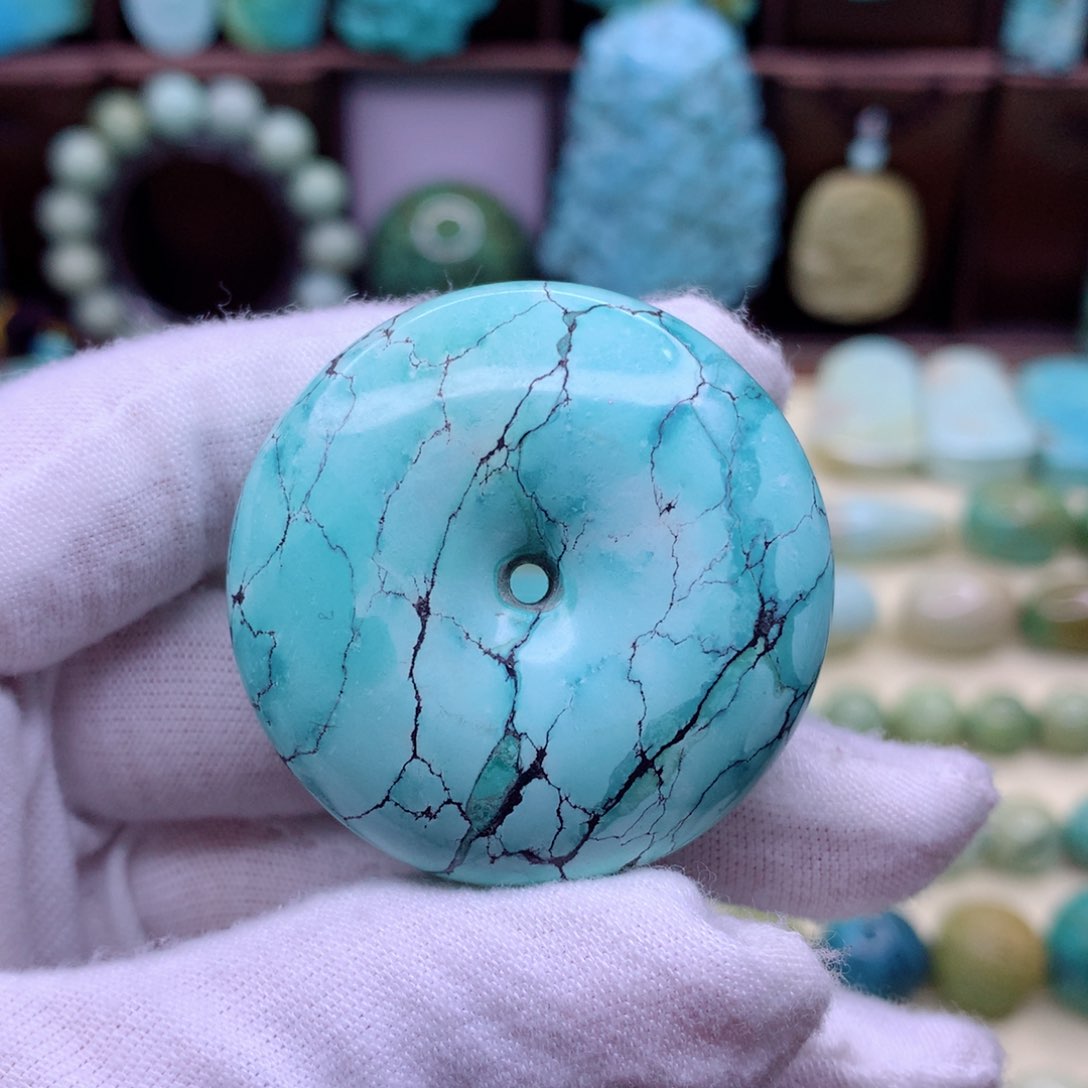 绿松石颈饰未镶嵌