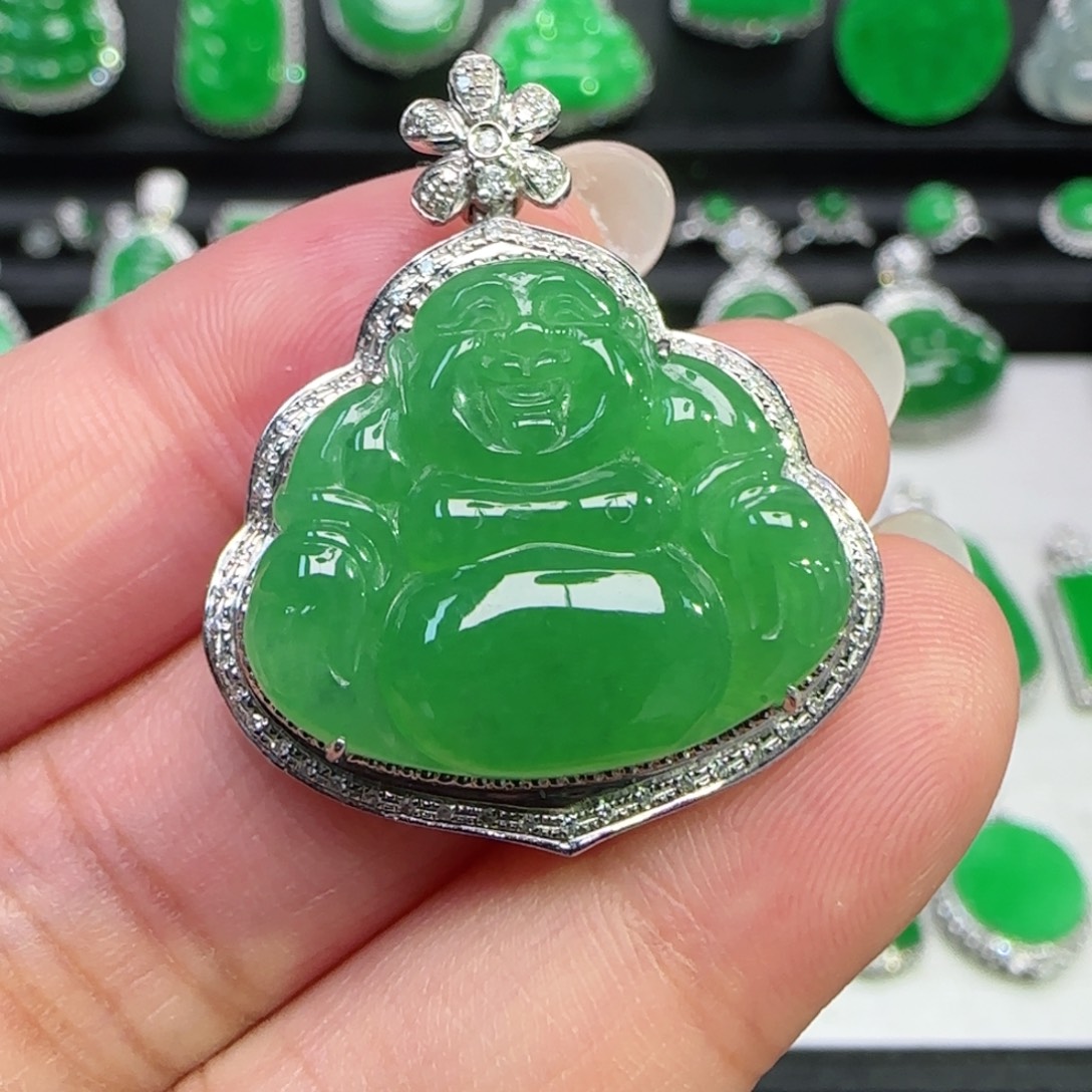 翡翠18K金镶嵌颈饰吊坠