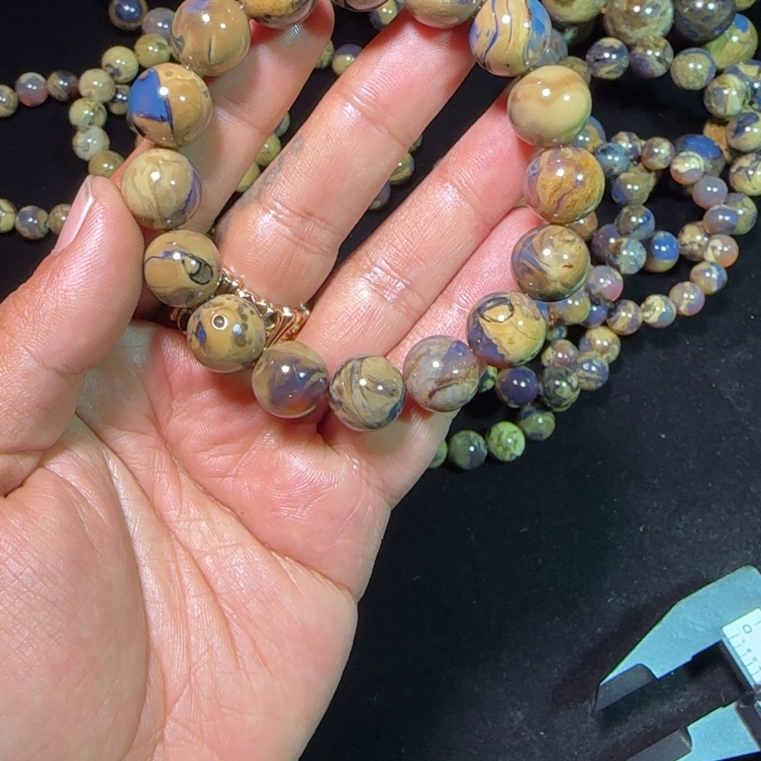 琥珀未镶嵌裸石琥珀