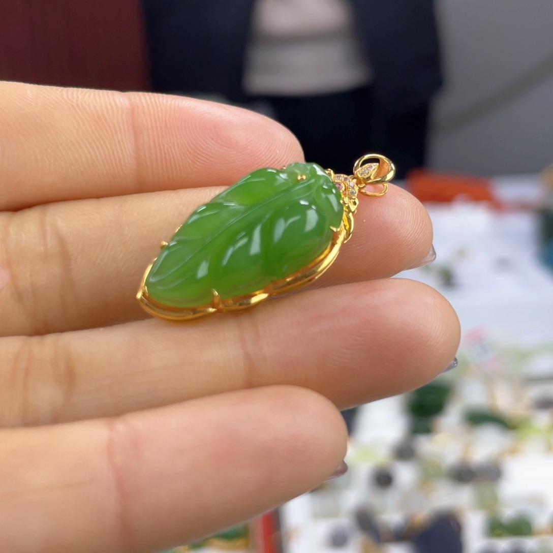 和田玉颈饰18K金镶嵌