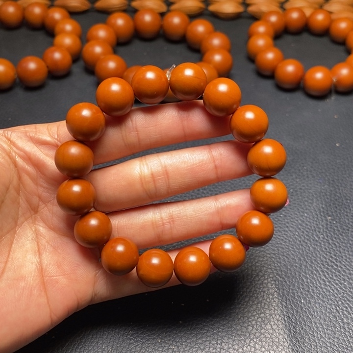 手串橄榄核1.35尺寸微暇光珠全品