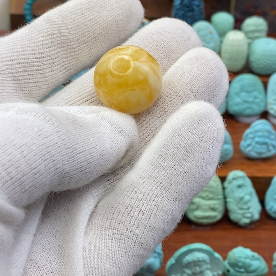 蜜蜡未镶嵌珠宝奇石