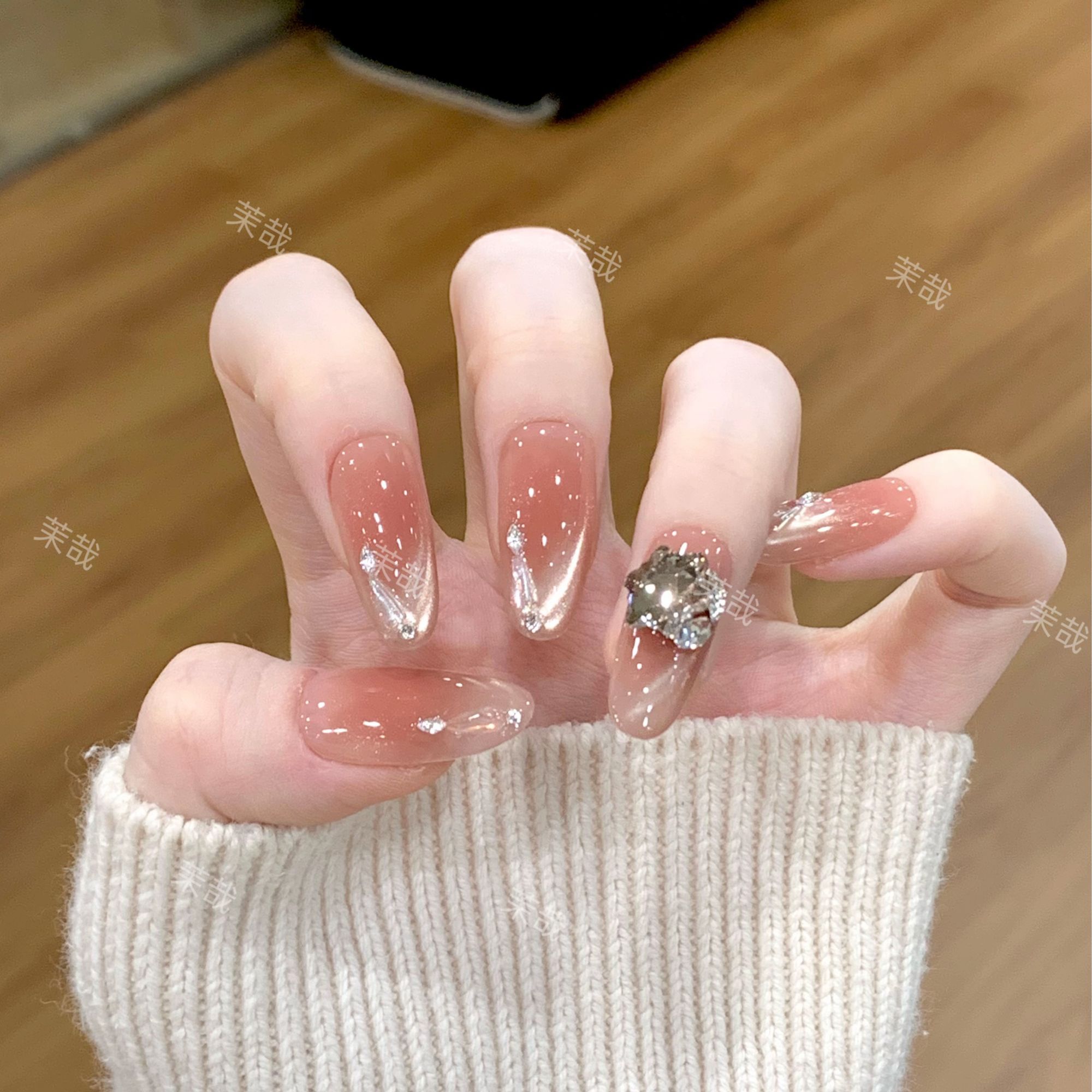 茉哉【柏林初雪】纯手工定制美甲拆卸穿戴甲A5091