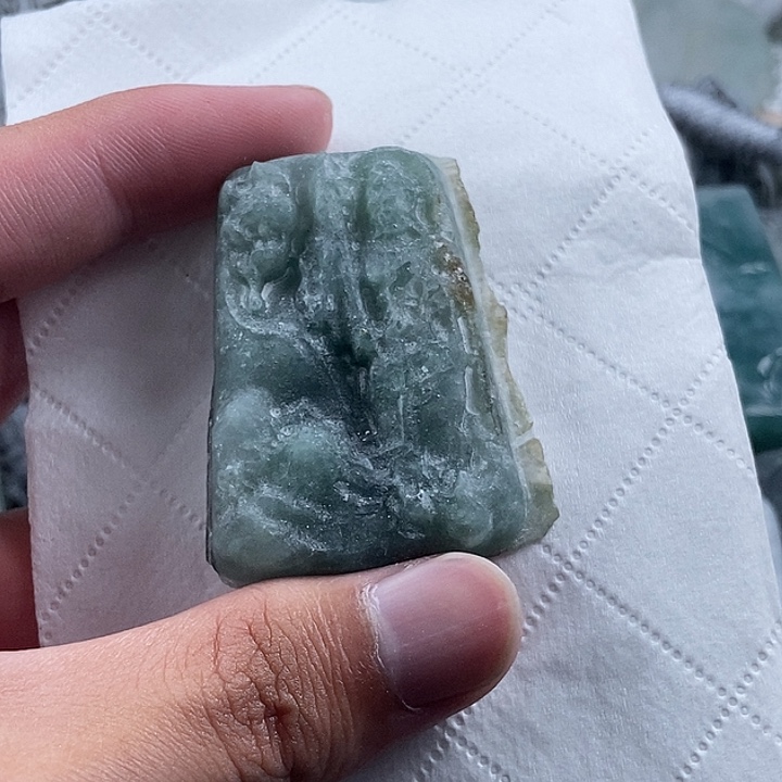 定制翡翠未镶嵌吊坠