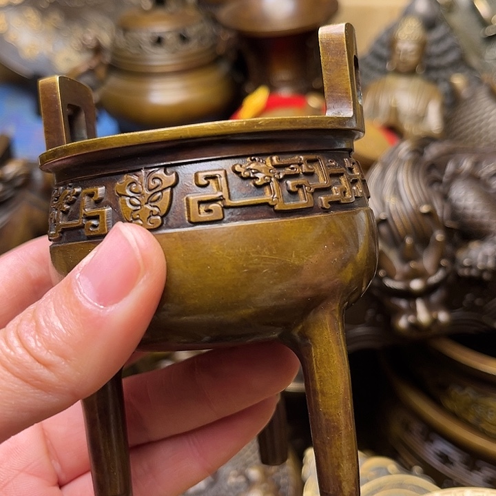 精美铜器批发档口