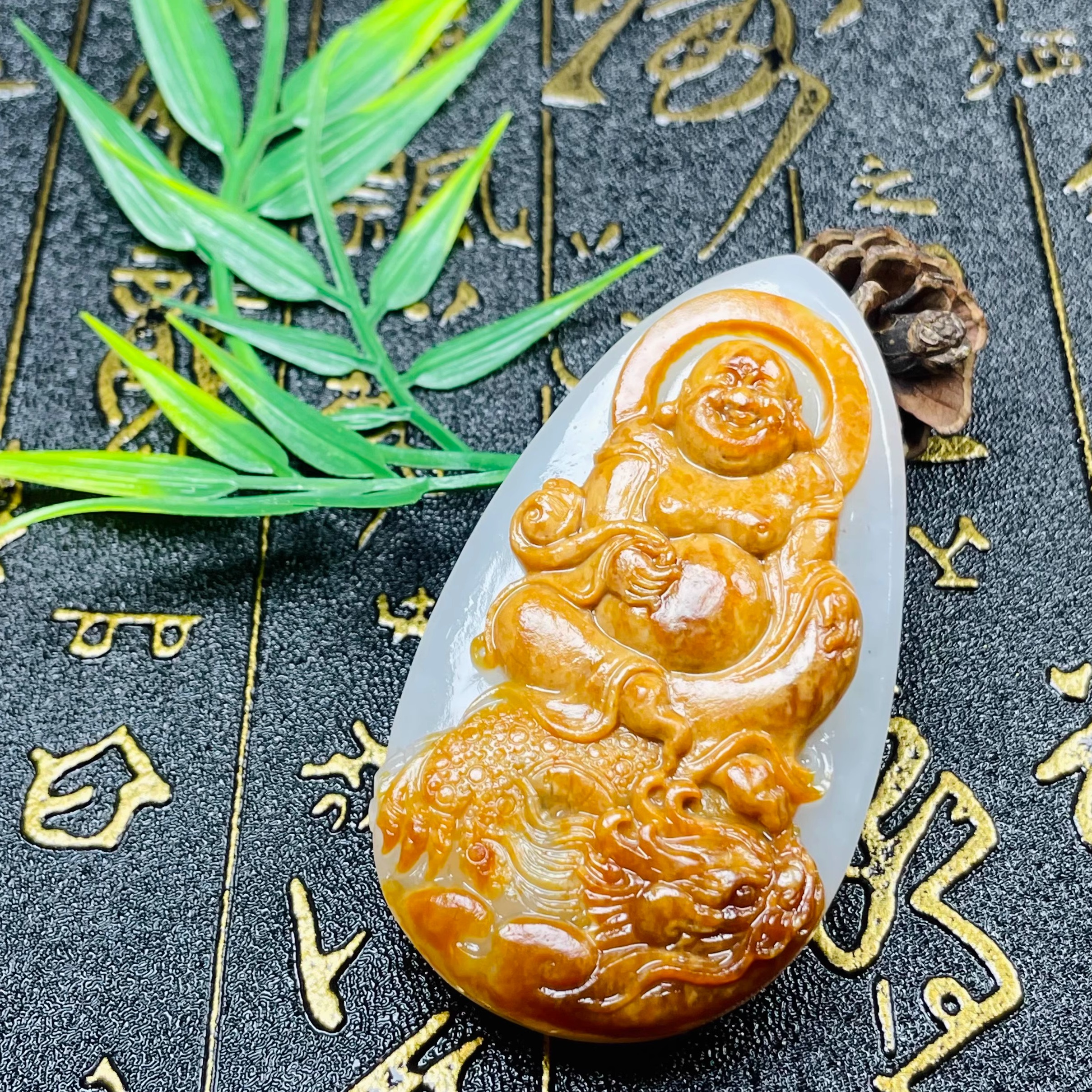 新疆和田玉吊坠独籽巧雕弥勒佛 黄沁皮白玉