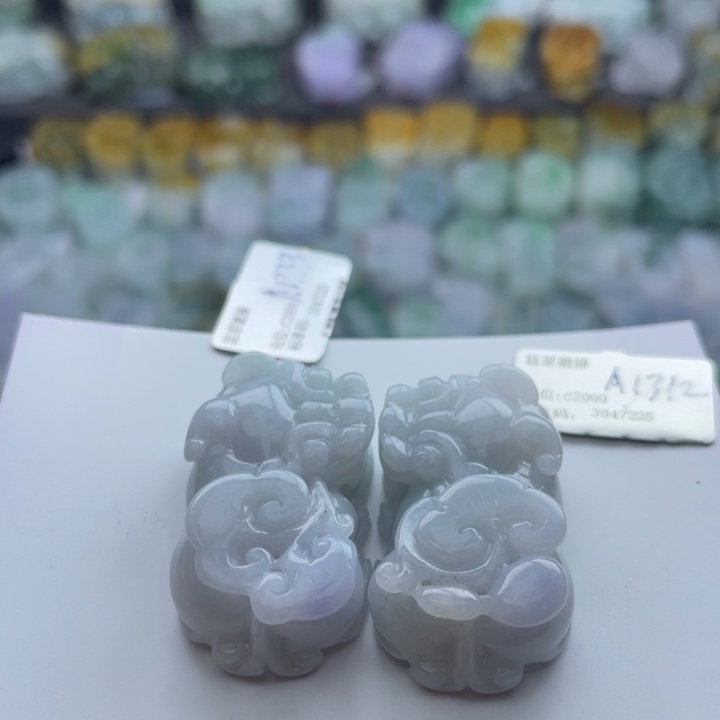 翡翠颈饰未镶嵌貔貅