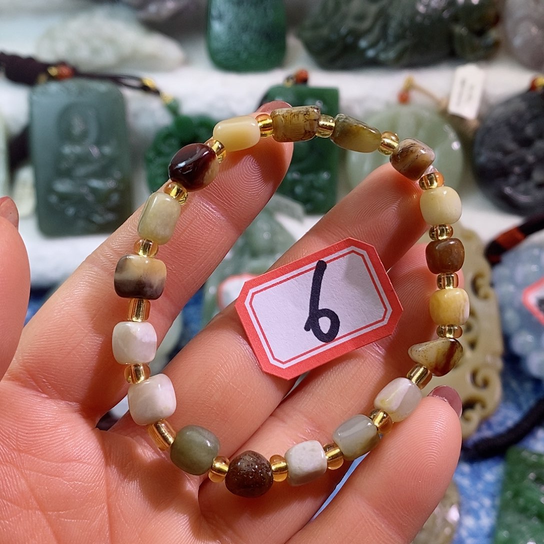 和田玉（糖玉）颈饰未镶嵌